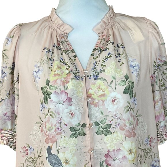 Cupcakes & Cashmere Short Sleeve Ruffle Neck Button Front Floral Blouse S NWT - Picture 2 of 9